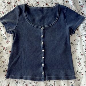 Brandy Melville crop shirt “Zelly top”